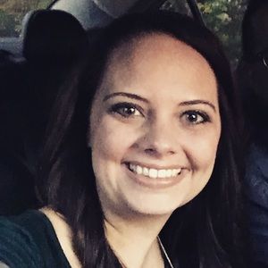 Meet your Posher, Courtney